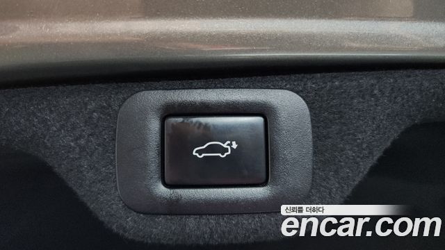 Lexus ES 2022 — photo 25