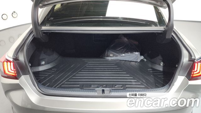 Lexus ES 2022 — photo 26