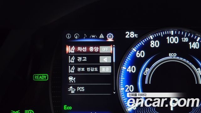 Lexus ES 2022 — photo 27
