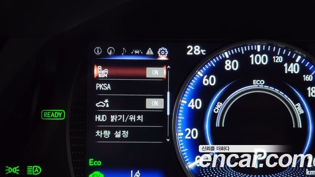 Lexus ES 2022 — photo 28