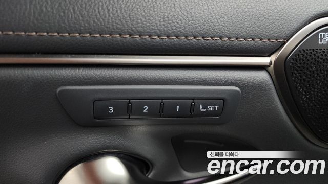 Lexus ES 2022 — photo 30