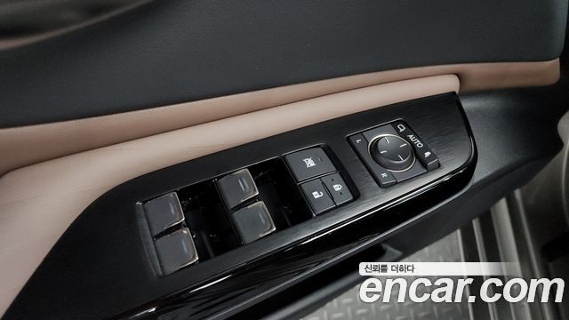 Lexus ES 2022 — photo 31