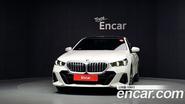 BMW 5-Series 2024 — photo 3