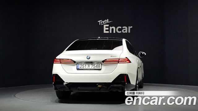 BMW 5-Series 2024 — photo 4