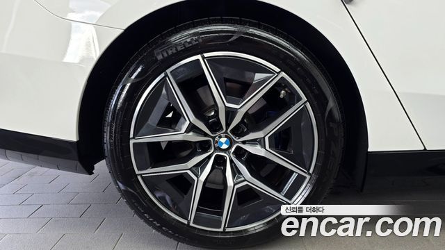 BMW 5-Series 2024 — photo 19