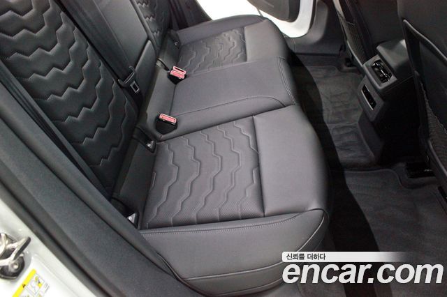 Audi A6 e-Tron 2025 — photo 17