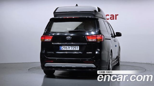 Kia Canival 2016 — photo 4
