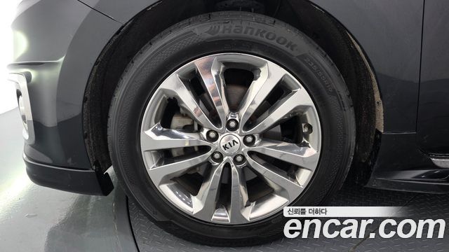 Kia Canival 2016 — photo 5