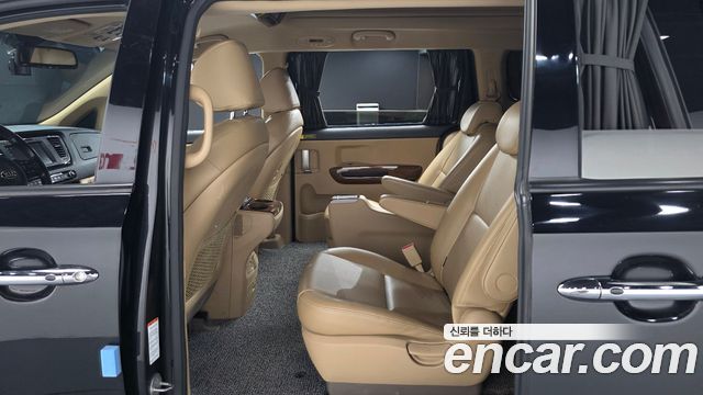 Kia Canival 2016 — photo 12