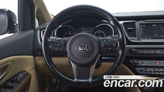 Kia Canival 2016 — photo 13