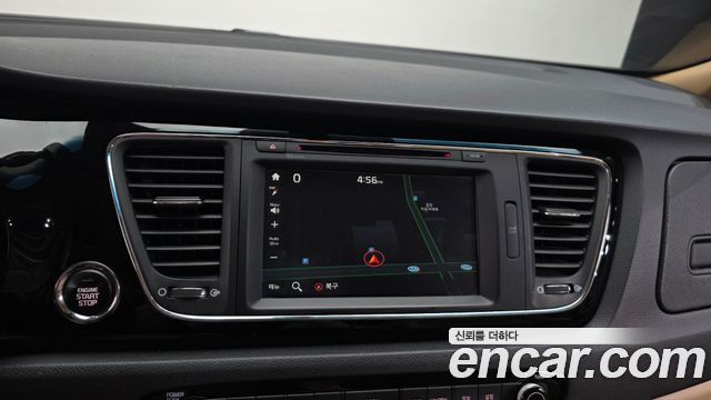 Kia Canival 2016 — photo 14