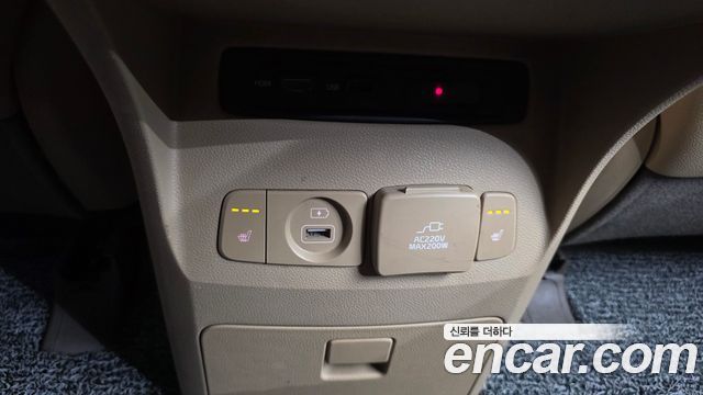 Kia Canival 2016 — photo 16