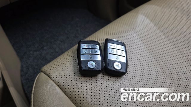 Kia Canival 2016 — photo 19