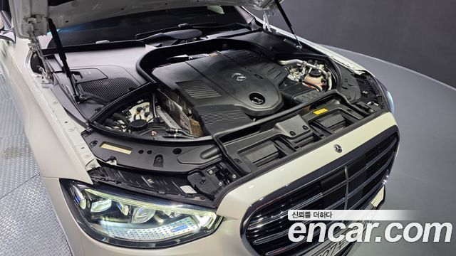 Mercedes-Benz S-Class 2022 — photo 6