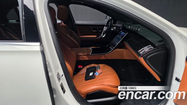 Mercedes-Benz S-Class 2022 — photo 17