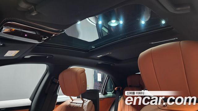 Mercedes-Benz S-Class 2022 — photo 24