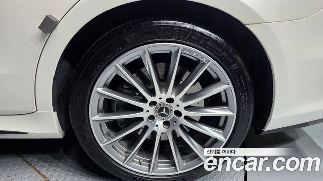 Mercedes-Benz S-Class 2022 — photo 7