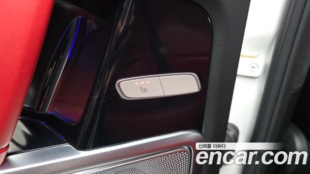 Mercedes-Benz G-Class 2022 — photo 28