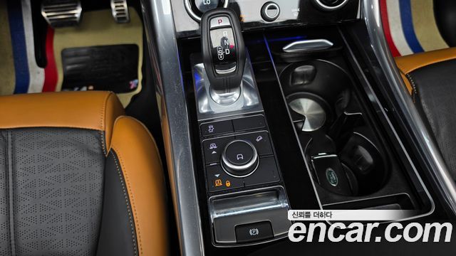Land Rover Range Rover Sport 2019 — photo 12