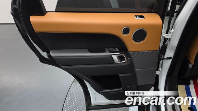 Land Rover Range Rover Sport 2019 — photo 15