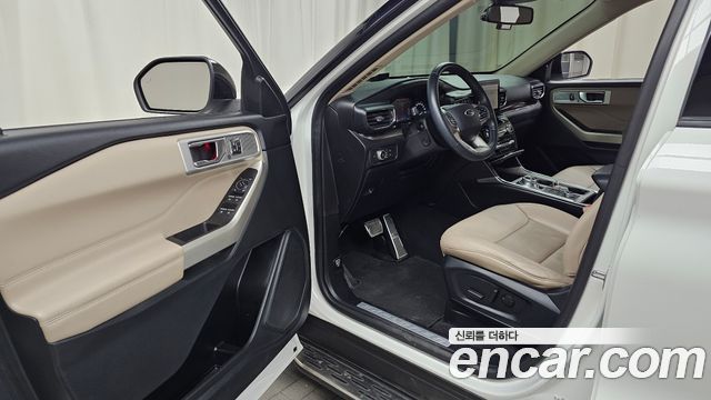 Ford Explorer 2021 — photo 10