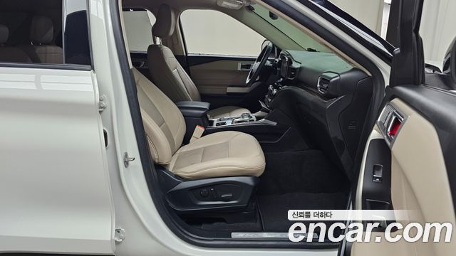 Ford Explorer 2021 — photo 11