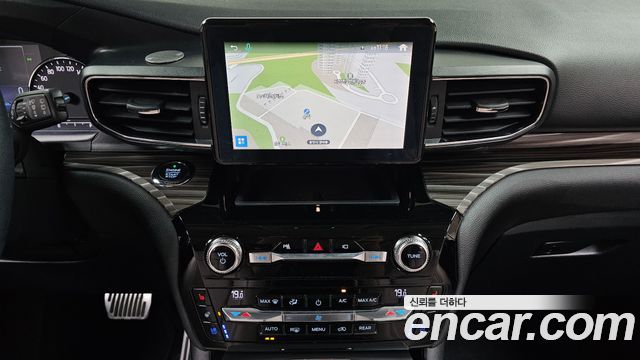 Ford Explorer 2021 — photo 15