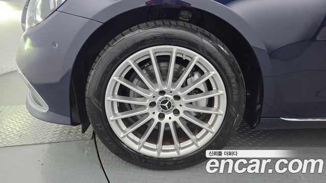 Mercedes-Benz E-Class 2021 — photo 5