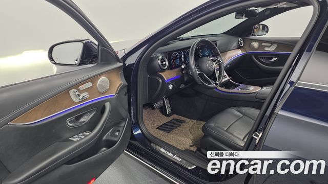 Mercedes-Benz E-Class 2021 — photo 13