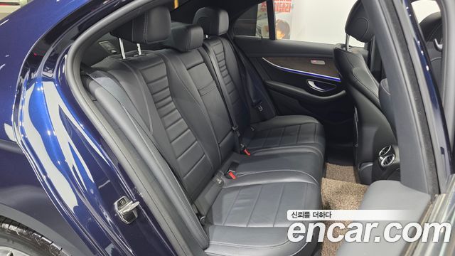 Mercedes-Benz E-Class 2021 — photo 18