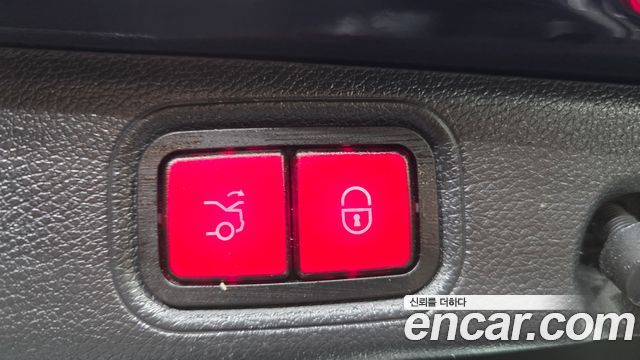 Mercedes-Benz E-Class 2021 — photo 24