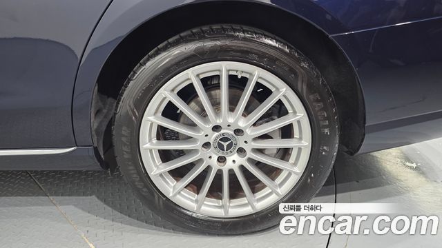 Mercedes-Benz E-Class 2021 — photo 7