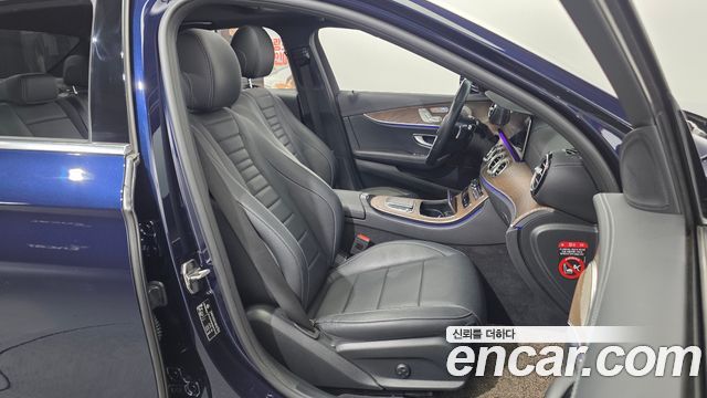 Mercedes-Benz E-Class 2021 — photo 16