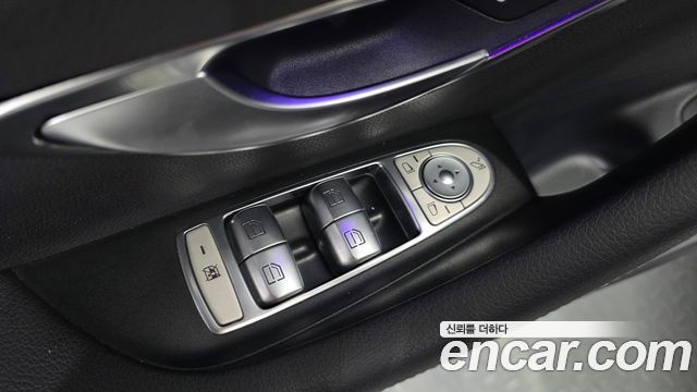 Mercedes-Benz E-Class 2021 — photo 27