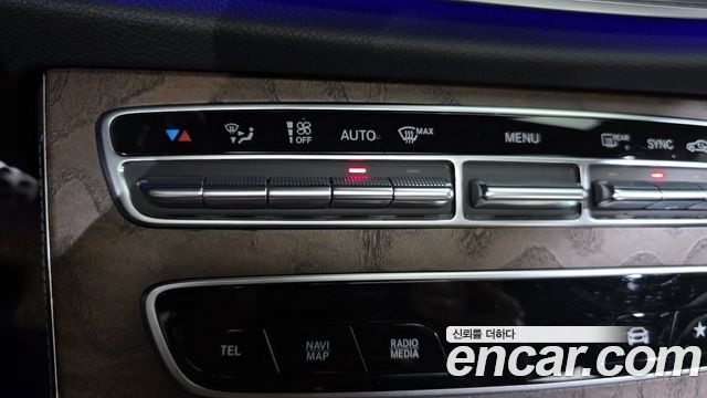 Mercedes-Benz E-Class 2021 — photo 33