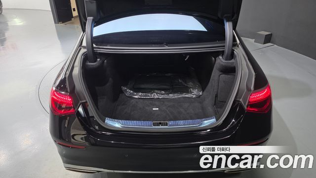 Mercedes-Benz S-Class 2021 — photo 23