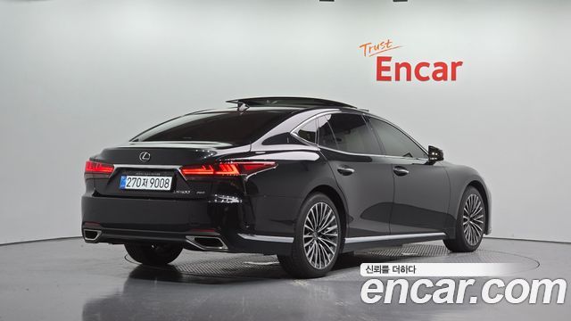 Lexus LS 2024 — photo 2