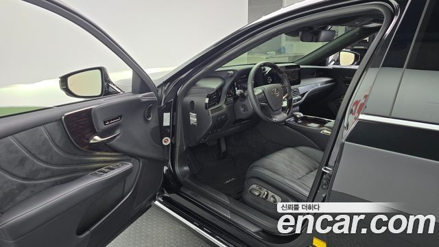 Lexus LS 2024 — photo 10