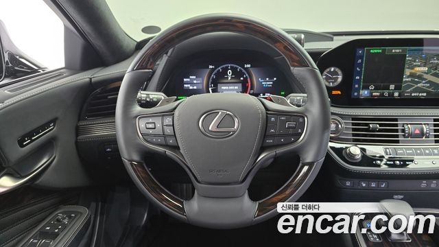 Lexus LS 2024 — photo 13
