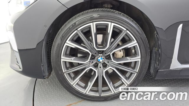 BMW 7-Series 2022 — photo 5