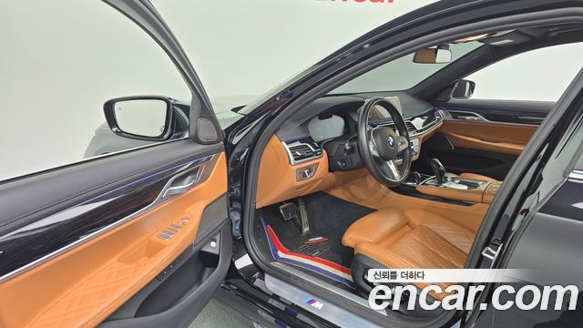 BMW 7-Series 2022 — photo 10