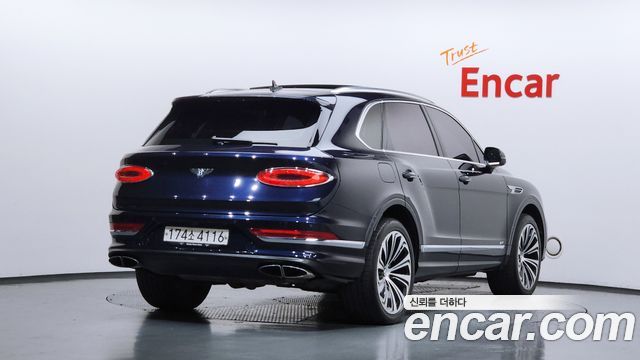 Bentley Bentayga 2022 — photo 2