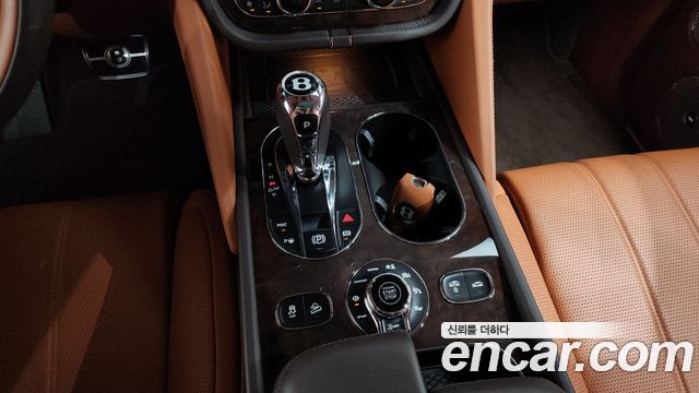 Bentley Bentayga 2022 — photo 12