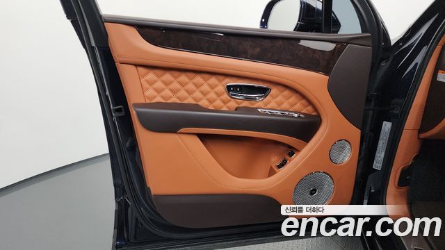 Bentley Bentayga 2022 — photo 14