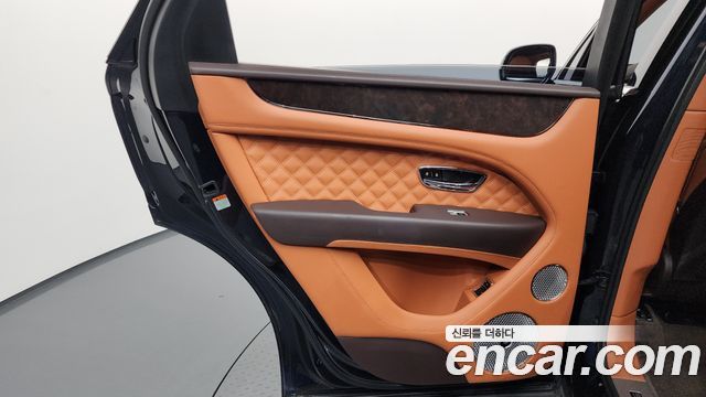 Bentley Bentayga 2022 — photo 15