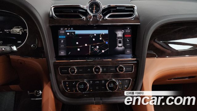 Bentley Bentayga 2022 — photo 32