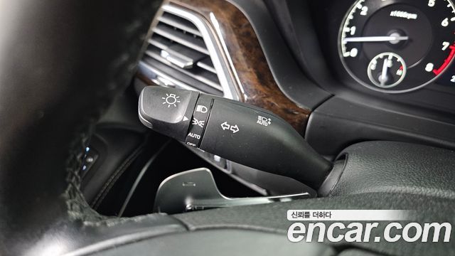 Genesis G90 2019 — photo 18