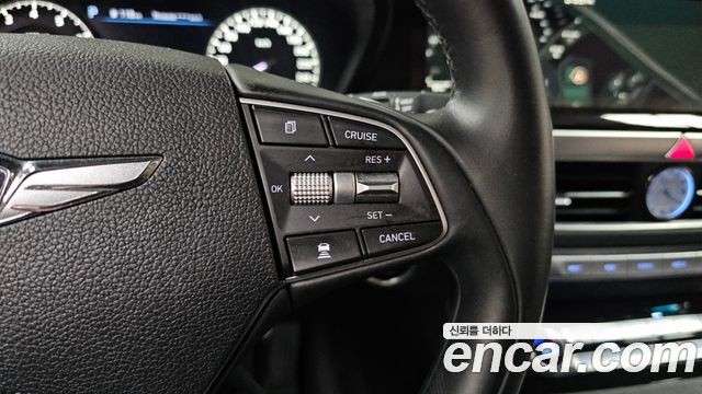 Genesis G90 2019 — photo 22