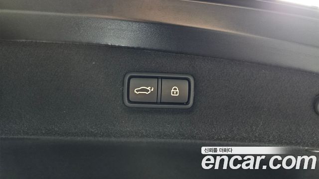 Genesis G90 2019 — photo 24