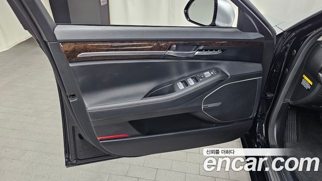Genesis G90 2019 — photo 14